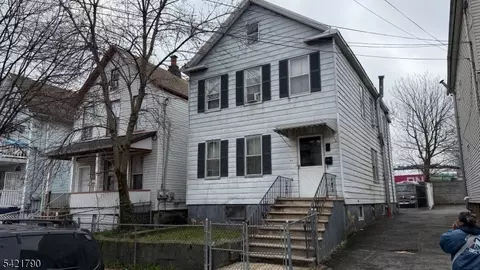 614 S Park St, Elizabeth City, NJ 07206