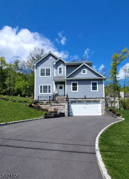 518-520 Cardinal Ln, Green Brook, NJ 08812