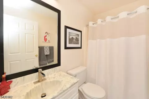 20 Parkside Ct, Wayne, NJ 07470 photo 12