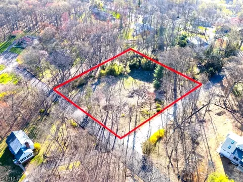 100 Skyline Dr, Watchung Boro, NJ 07069