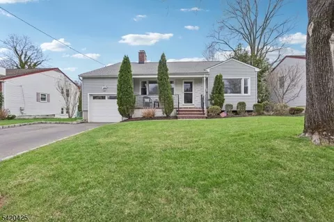42 Nomahegan Ct, Cranford, NJ 07016