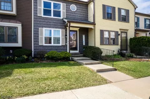 7 Great Horned Owl Ct, Hackettstown, NJ 07840