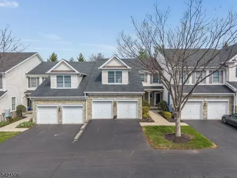 7 La Costa Dr, Annandale, NJ 08801