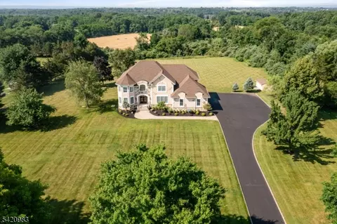 9 Van Fleet Rd, Neshanic Station, NJ 08853