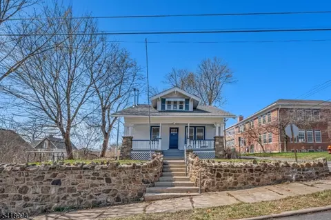 52 Thomas St, High Bridge, NJ 08829