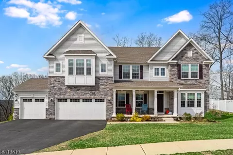 12 Esposito Ln, Landing, NJ 07850