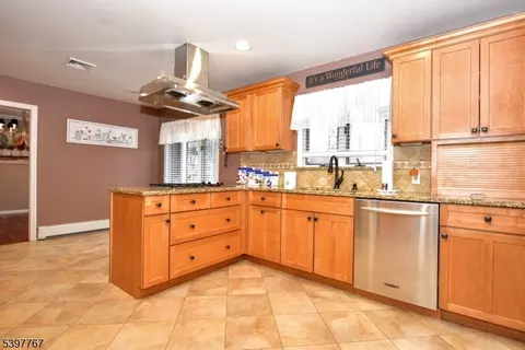 7 Jefferson Pl, Wayne, NJ 07470 photo 13