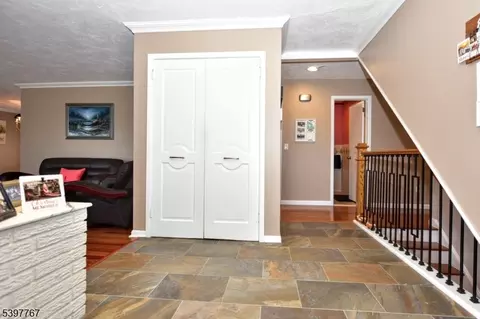 7 Jefferson Pl, Wayne, NJ 07470 photo 6
