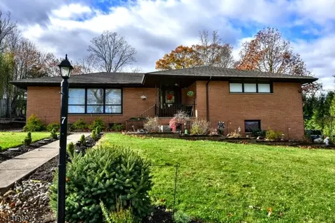 7 Jefferson Pl, Wayne, NJ 07470 photo 2