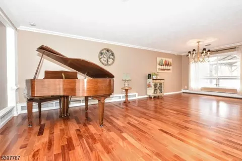 7 Jefferson Pl, Wayne, NJ 07470 photo 9