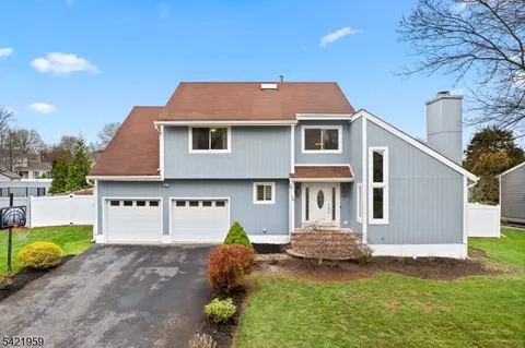16 Ditmars Cir, Hillsborough, NJ 08844