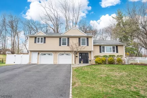 43 Pinchbrook Dr, Florham Park, NJ 07932