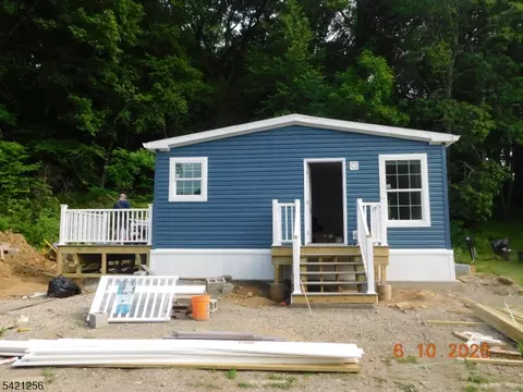45 Back St, Oxford, NJ 07863