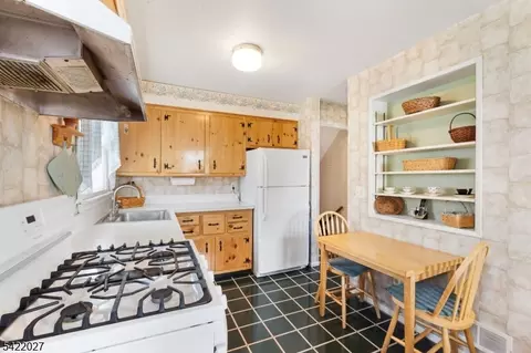 248 Perry St, Dover, NJ 07801 photo 10