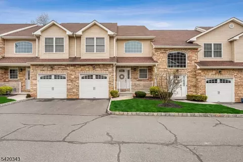 47 Harvey Ct, Clark, NJ 07066