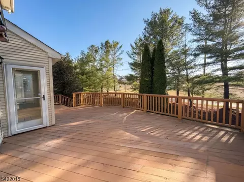 Exterior - 40 Glen Eagles Rd, Washington, NJ 07882 photo 6 of 8