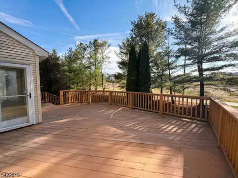 Exterior - 40 Glen Eagles Rd, Washington, NJ 07882 photo 4 of 8