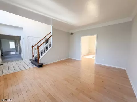 Living - 40 Glen Eagles Rd, Washington, NJ 07882 photo 2 of 7