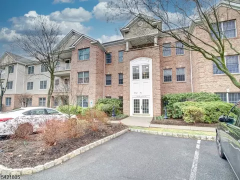 9 Zachary Way, Mount Arlington, NJ 07856