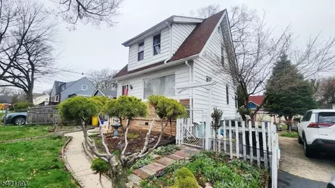55 Circle Drway, Teaneck, NJ 07666