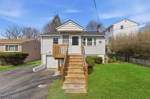537 Rogers Dr, Landing, NJ 07850