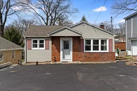 106 Dupont Ave, Hopatcong, NJ 07843