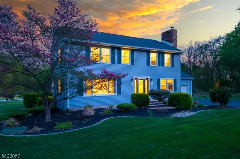 64 Country Club Ln, Phillipsburg, NJ 08865