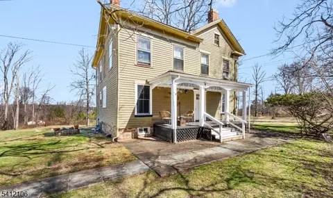 25 Baptist Church Rd, Hampton, NJ 08827