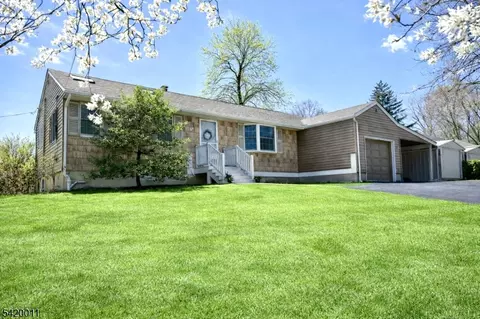 12 Crestwood Dr, Madison, NJ 07940