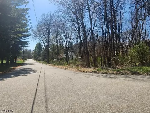 2 Fieldstone Ln, Hardyston Twp, NJ 07416