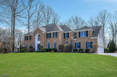18 Shadowbrook Way, Randolph Twp, NJ 07945