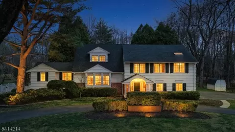 11 Fenimore Dr, Scotch Plains, NJ 07076