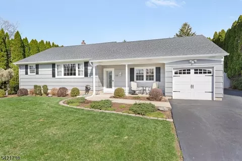 13 Hillside Dr, Clinton, NJ 08809