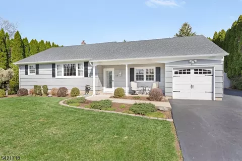13 Hillside Dr, Clinton, NJ 08809