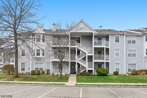 475 Quince Ct, Mahwah, NJ 07430