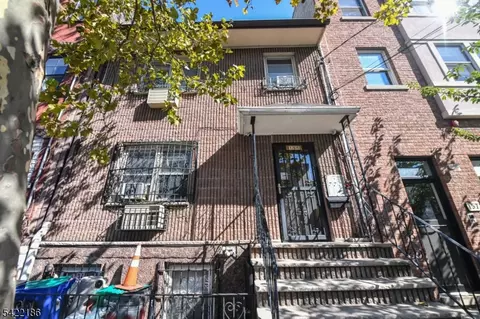 155 Lafayette St, Newark, NJ 07105