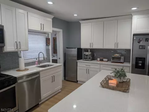 20 Dukes St, Kearny, NJ 07032