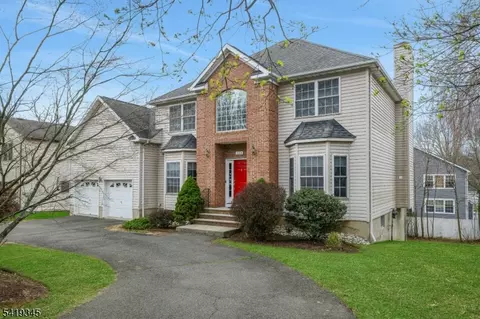 123 N Livingston Ave, Livingston, NJ 07039