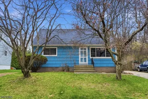 52 Red Twig Trl, Bloomingdale, NJ 07403