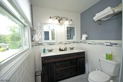 Bath - 30 Capner St, Flemington, NJ 08822 photo 2 of 3