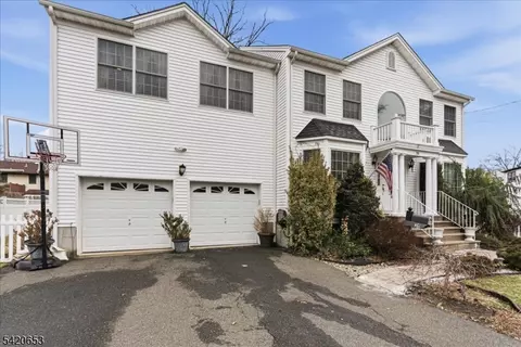 26 Eldora Rd, Parsippany, NJ 07054