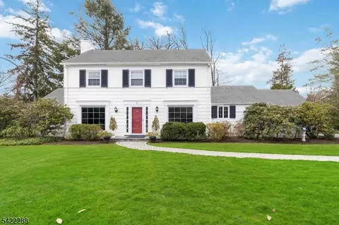 2 Beechwood Dr, Morristown, NJ 07960