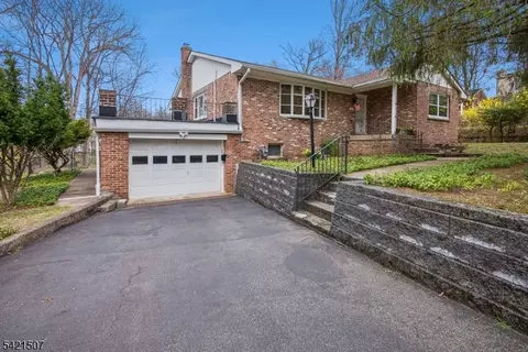 54 Briarhill Rd, Cedar Grove, NJ 07009