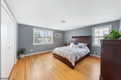 Bedroom - 25 E Sumner Ave, Union, NJ 07083 photo 1 of 3