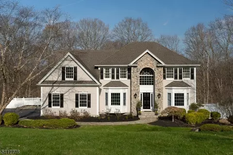 9 Partridge Ln, Milford, NJ 08848