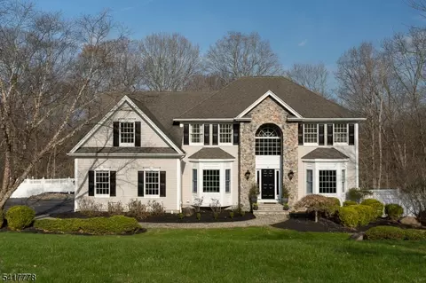 9 Partridge Ln, Milford, NJ 08848