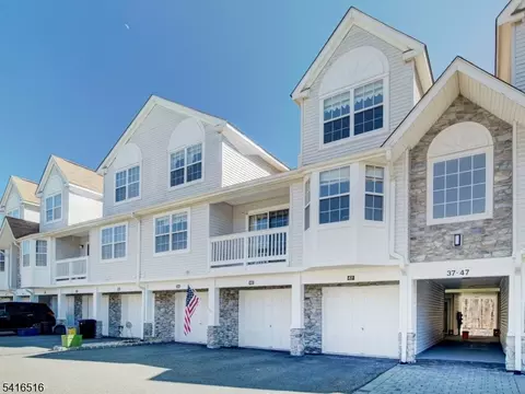 47 Autumn Ct, Ledgewood, NJ 07852