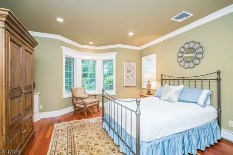 22 Sunset Ln, Upper Saddle River, NJ 07458 photo 10