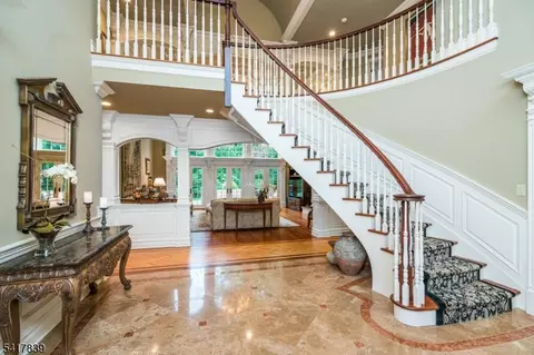 22 Sunset Ln, Upper Saddle River, NJ 07458 photo 2