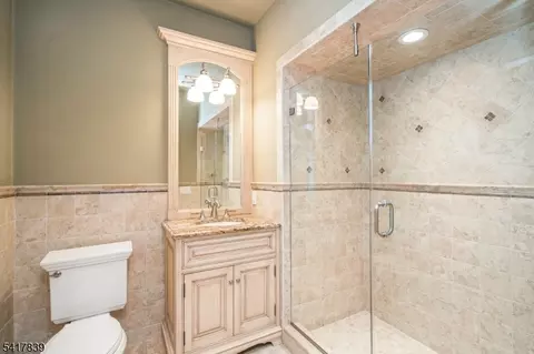 22 Sunset Ln, Upper Saddle River, NJ 07458 photo 11